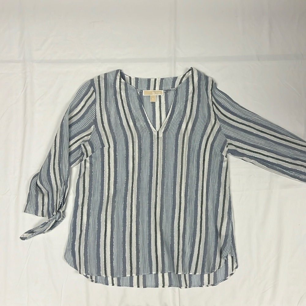 Michael Kors blue striped women’s v-neck shirt M